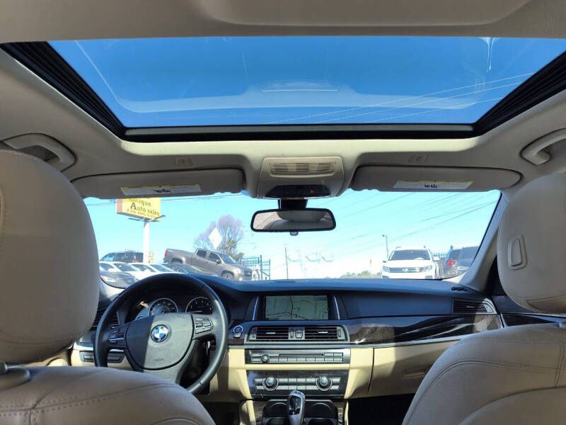 2011 BMW 5 Series Image 14