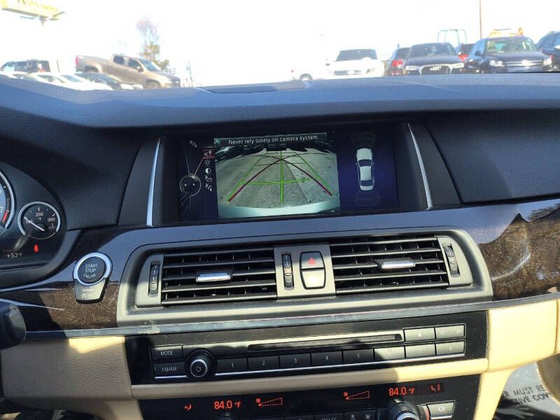 2011 BMW 5 Series Image 16