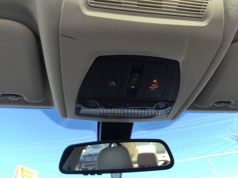 2011 BMW 5 Series Image 17