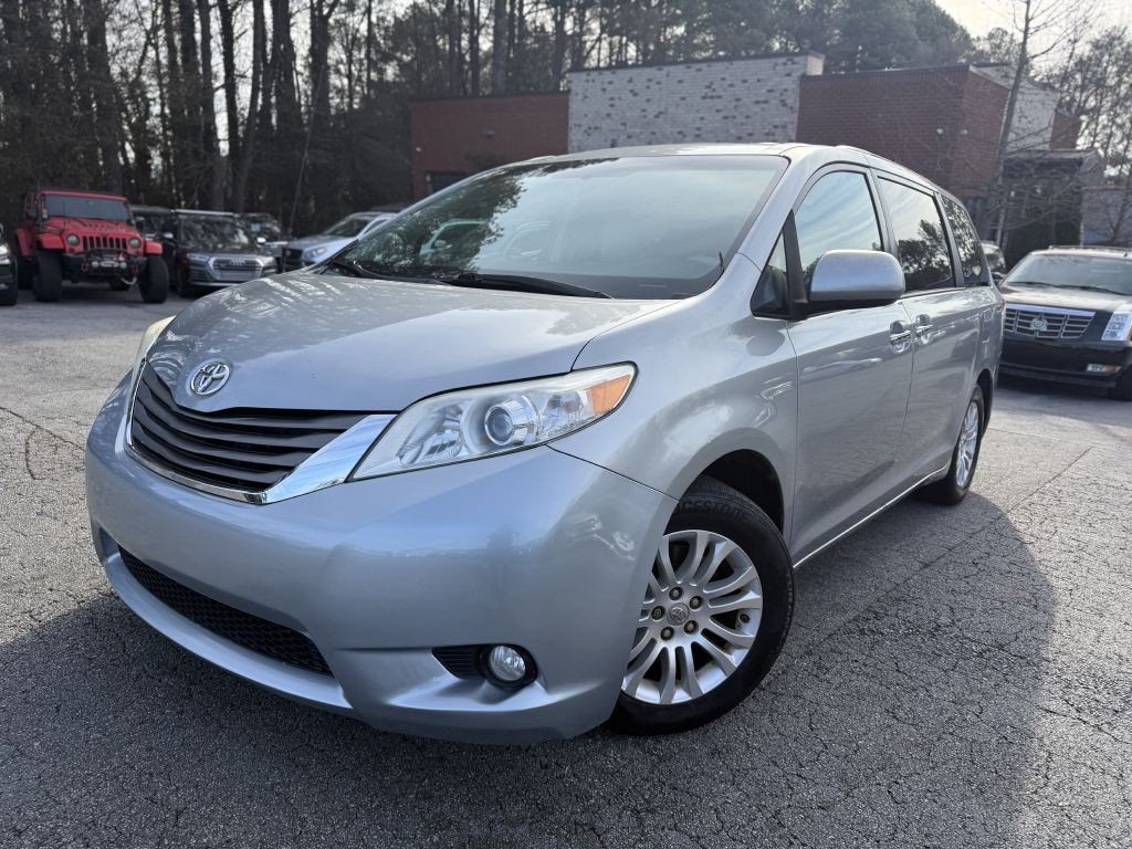 2014 Toyota Sienna Image 1