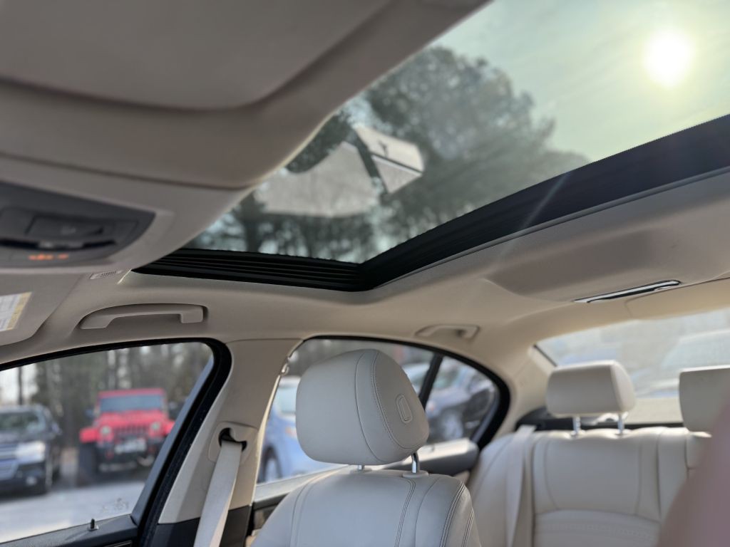 2015 BMW 5 Series Image 8