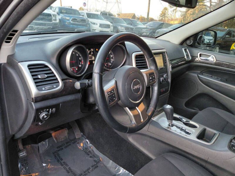 2012 Jeep Grand Cherokee Image 9