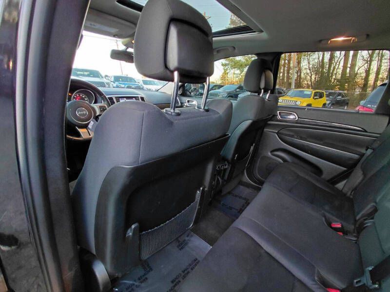 2012 Jeep Grand Cherokee Image 11