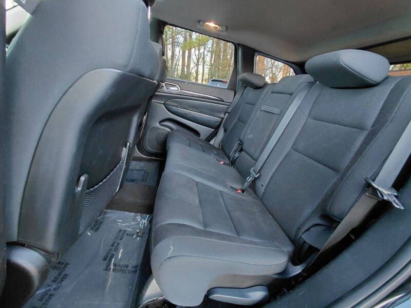 2012 Jeep Grand Cherokee Image 12