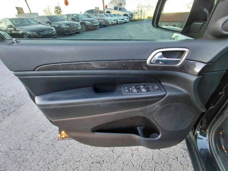 2012 Jeep Grand Cherokee Image 15