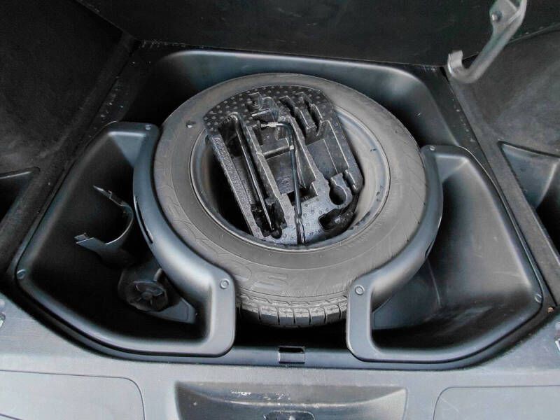 2012 Jeep Grand Cherokee Image 16