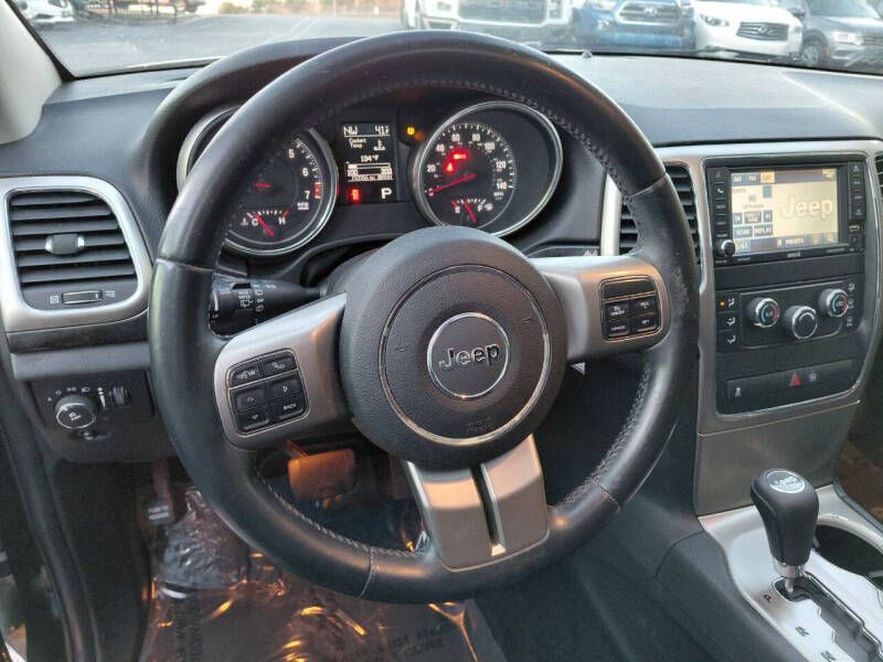 2012 Jeep Grand Cherokee Image 18