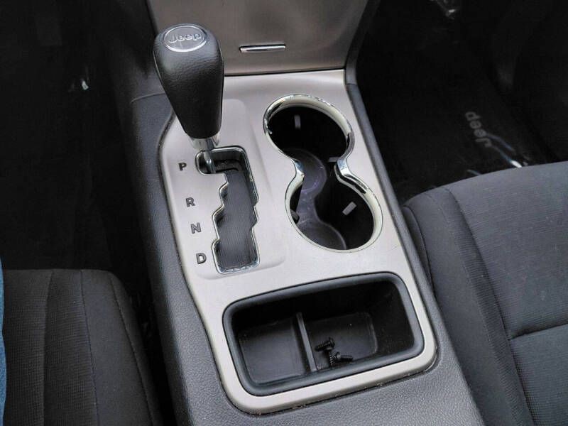 2012 Jeep Grand Cherokee Image 20