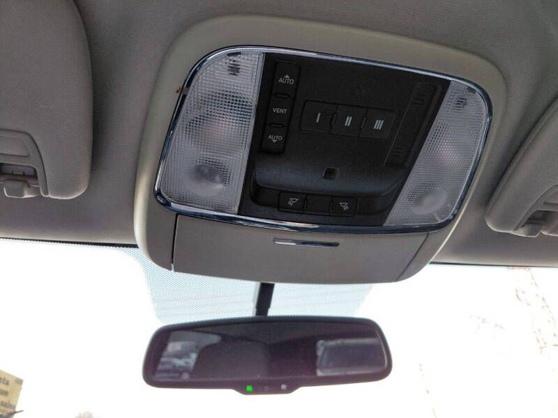 2012 Jeep Grand Cherokee Image 21