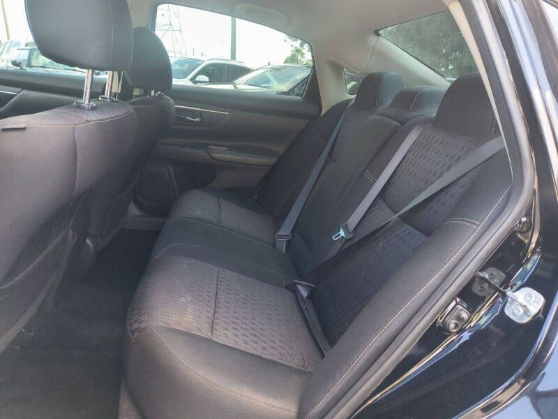 2016 Nissan Altima Image 12