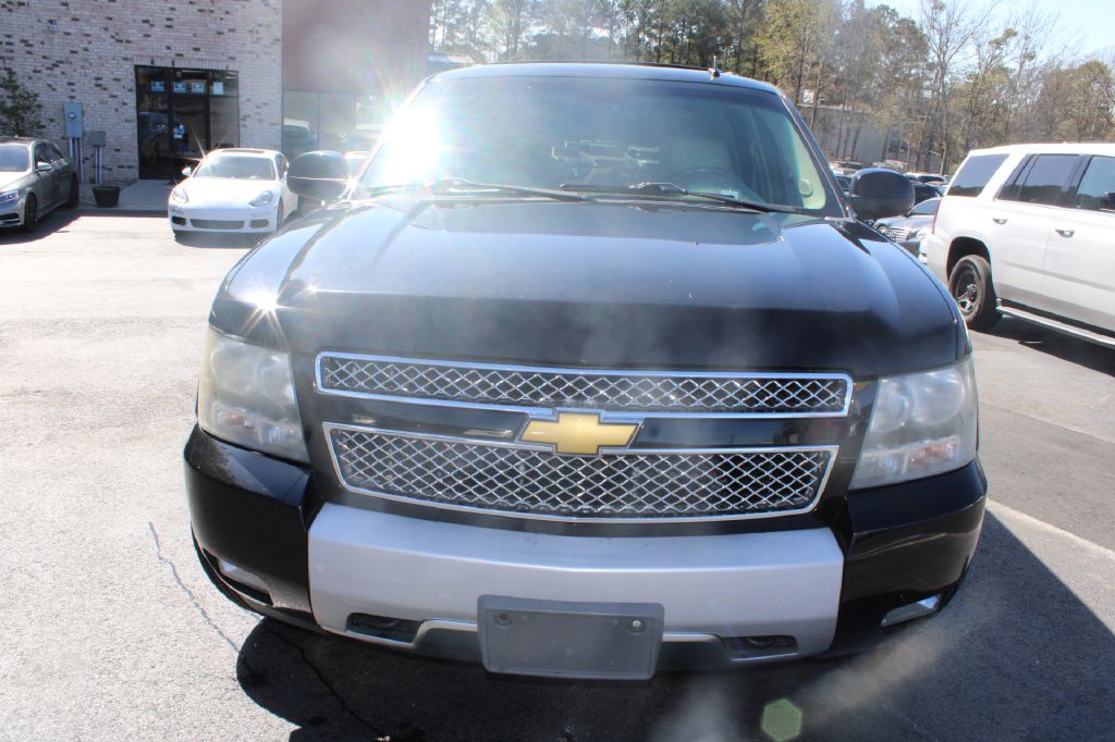 2010 Chevrolet Tahoe Image 2