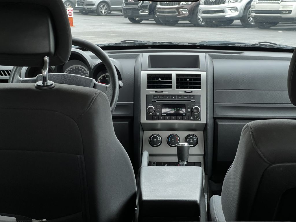 2011 Dodge Nitro Image 8