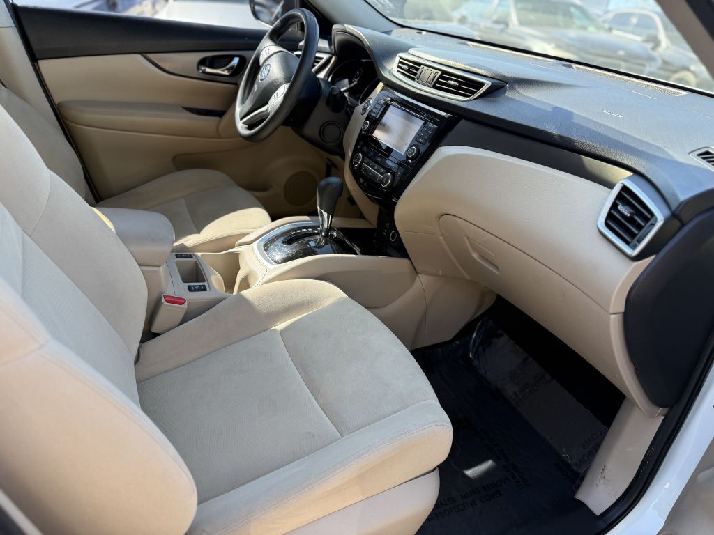2016 Nissan Rogue Image 10