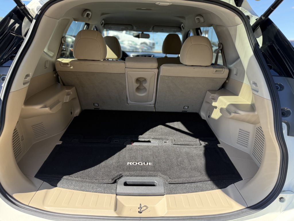 2016 Nissan Rogue Image 12