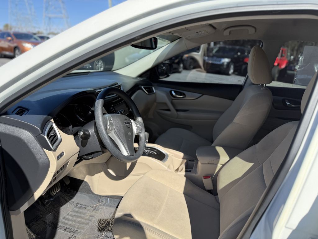 2016 Nissan Rogue Image 16