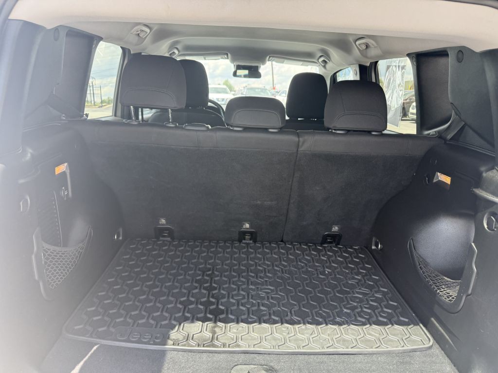 2016 Jeep Renegade Image 11