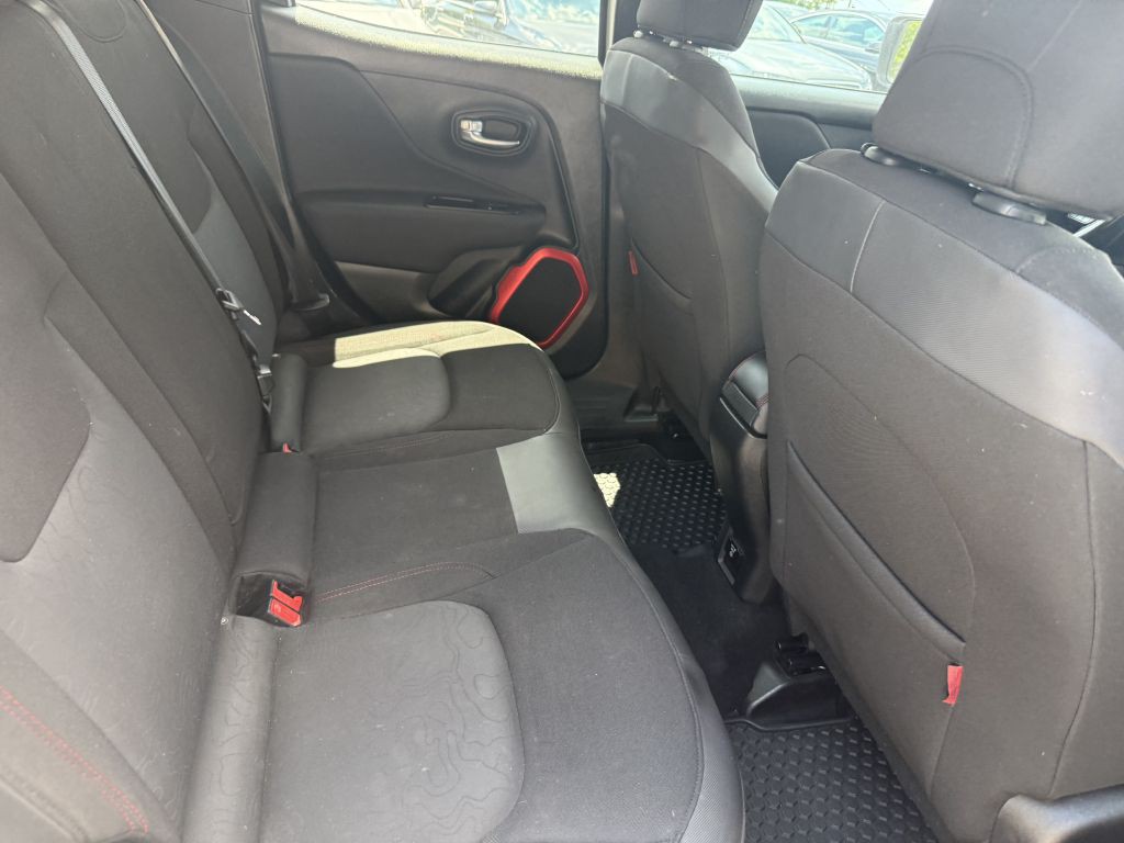 2016 Jeep Renegade Image 12