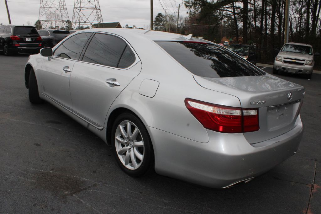 2007 Lexus LS Image 4
