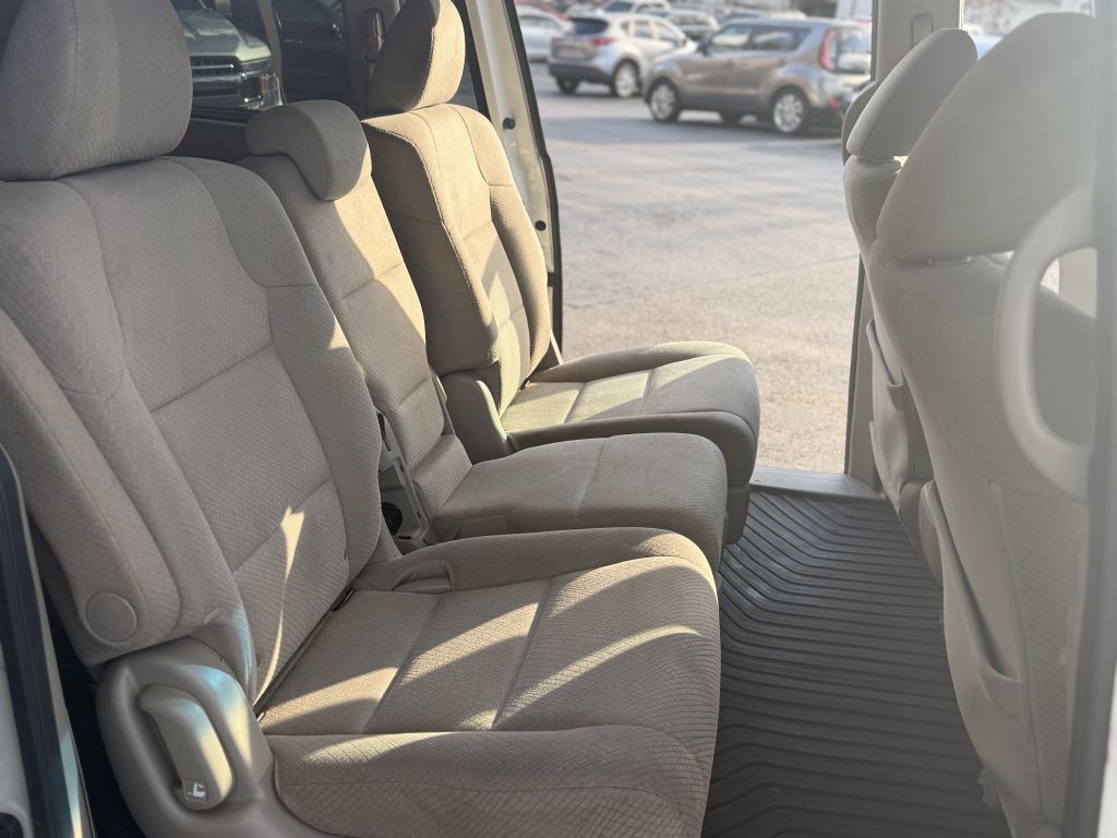 2016 Honda Odyssey Image 11