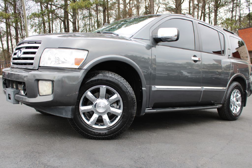 2005 INFINITI QX56 Image 1