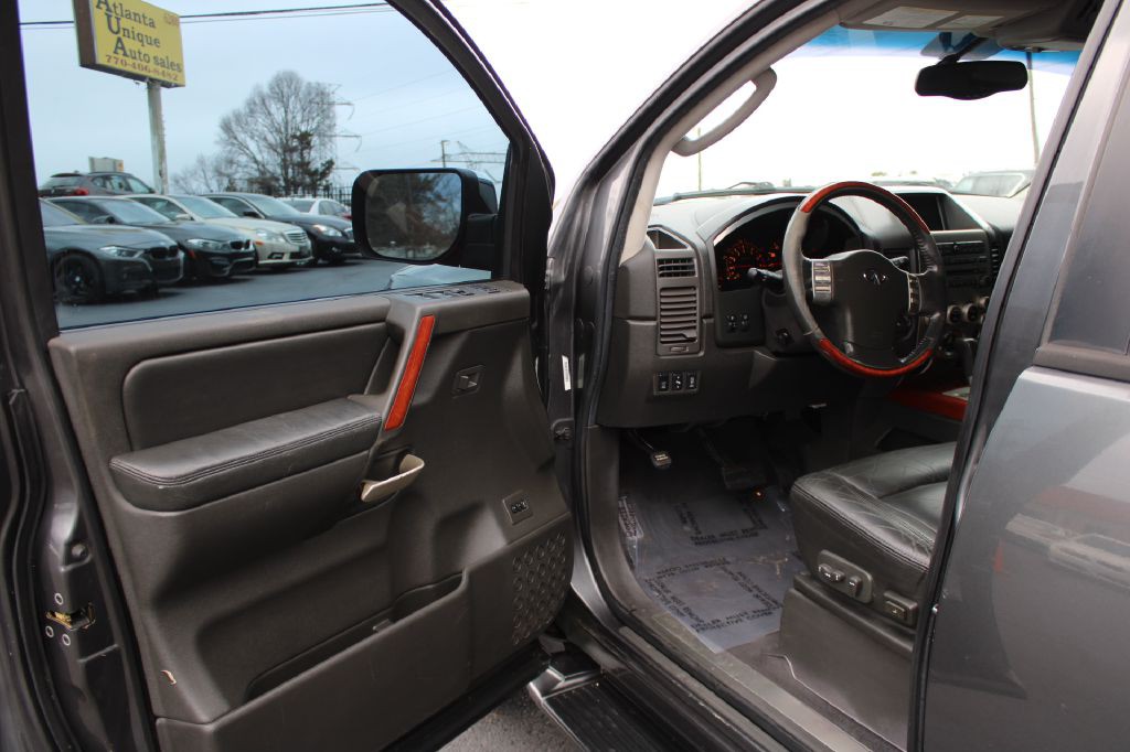 2005 INFINITI QX56 Image 7