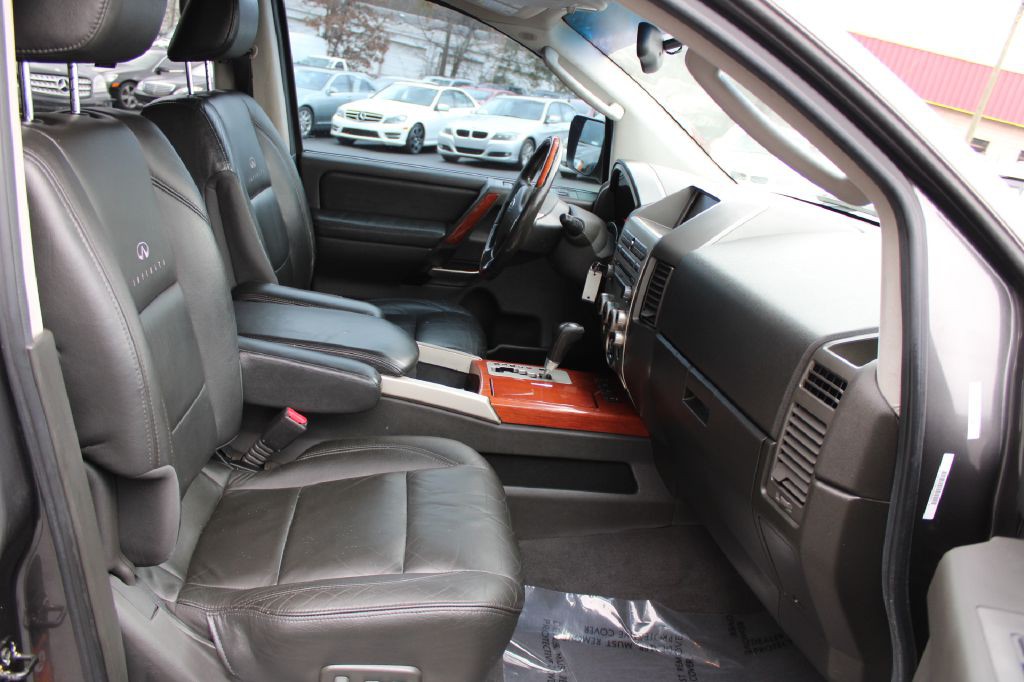2005 INFINITI QX56 Image 8