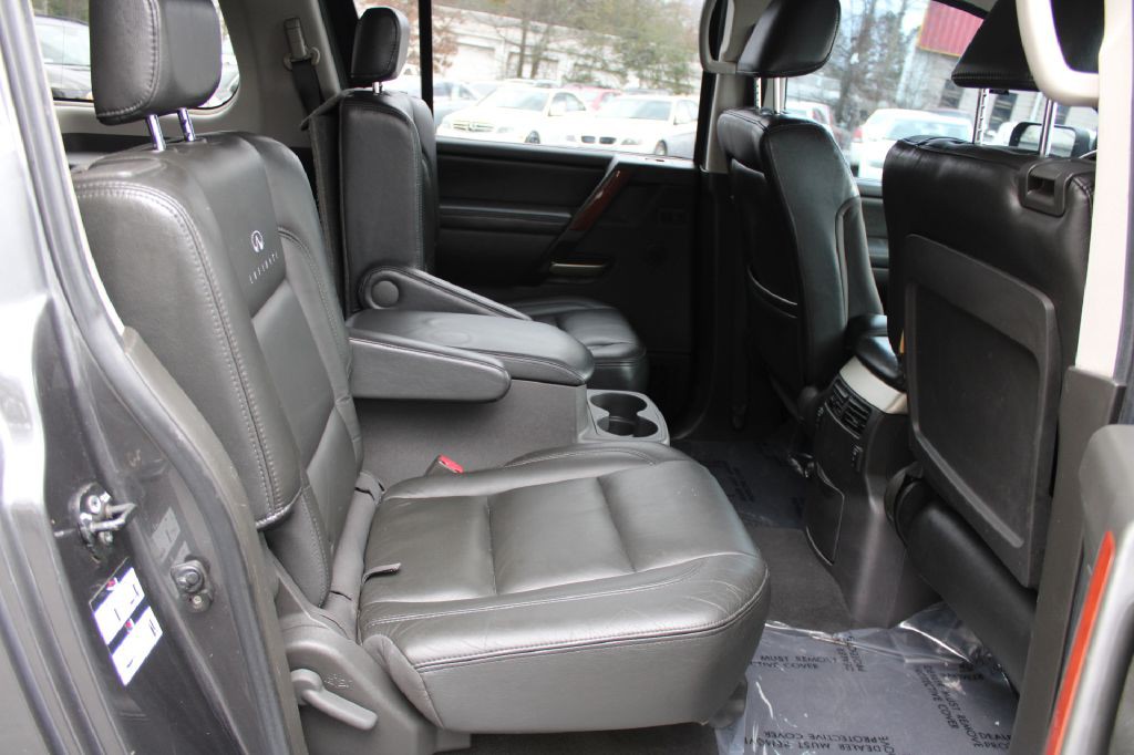 2005 INFINITI QX56 Image 10