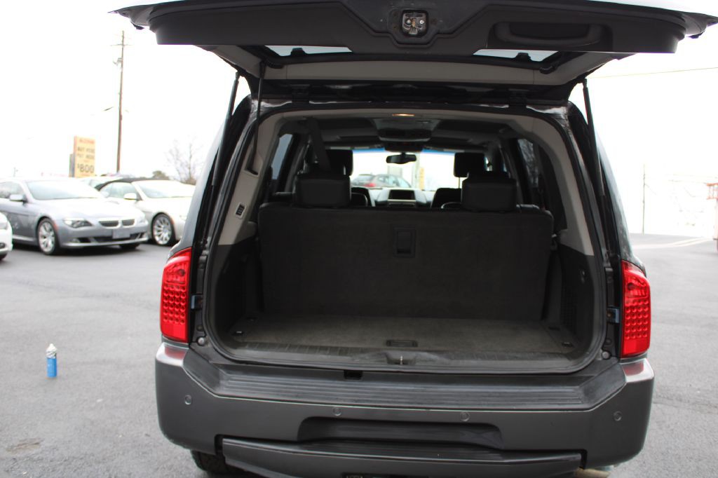 2005 INFINITI QX56 Image 12