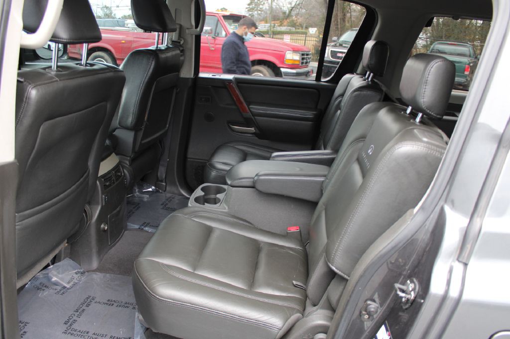 2005 INFINITI QX56 Image 13