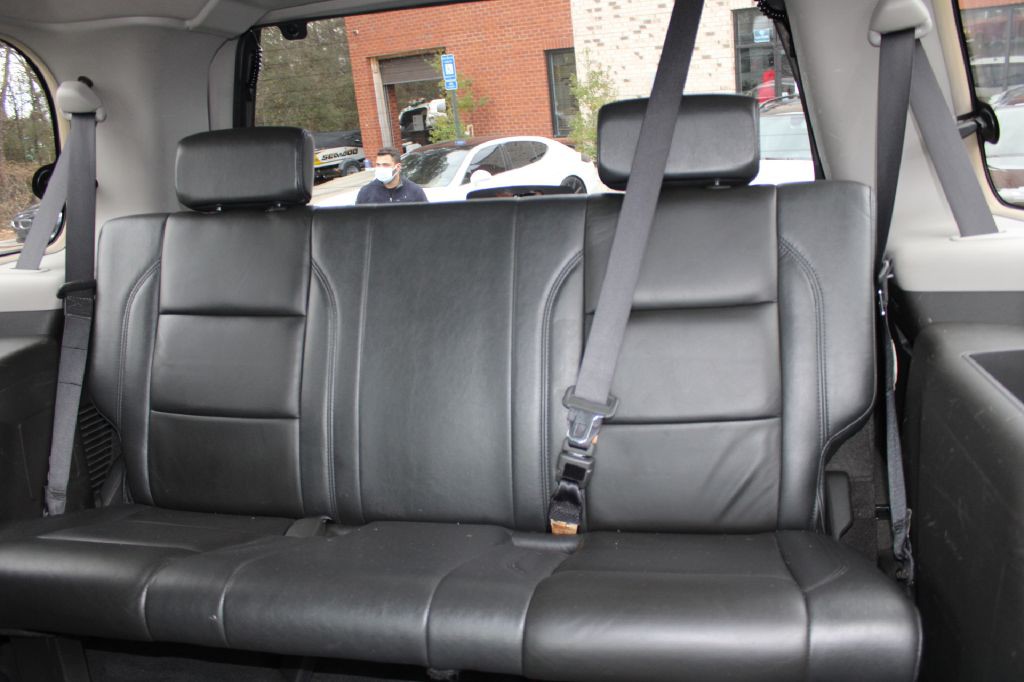 2005 INFINITI QX56 Image 14