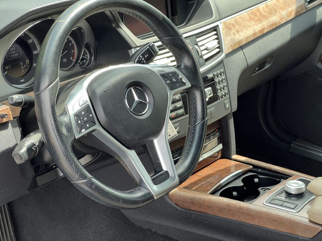 2012 Mercedes-Benz E-Class Image 19