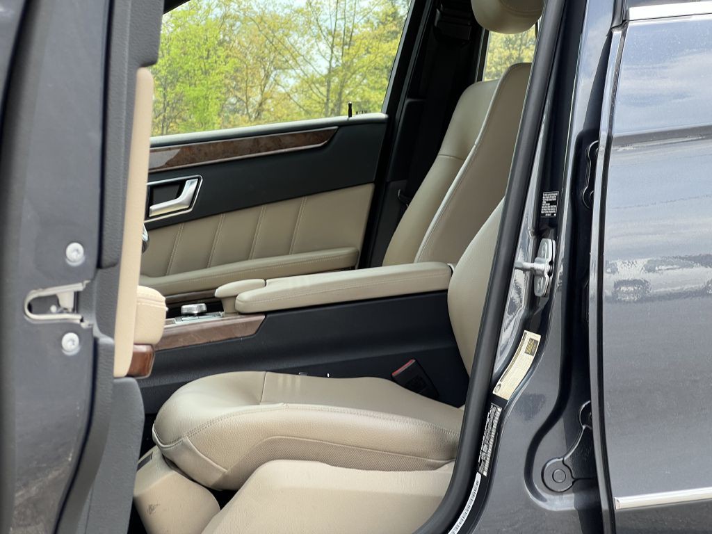 2012 Mercedes-Benz E-Class Image 20