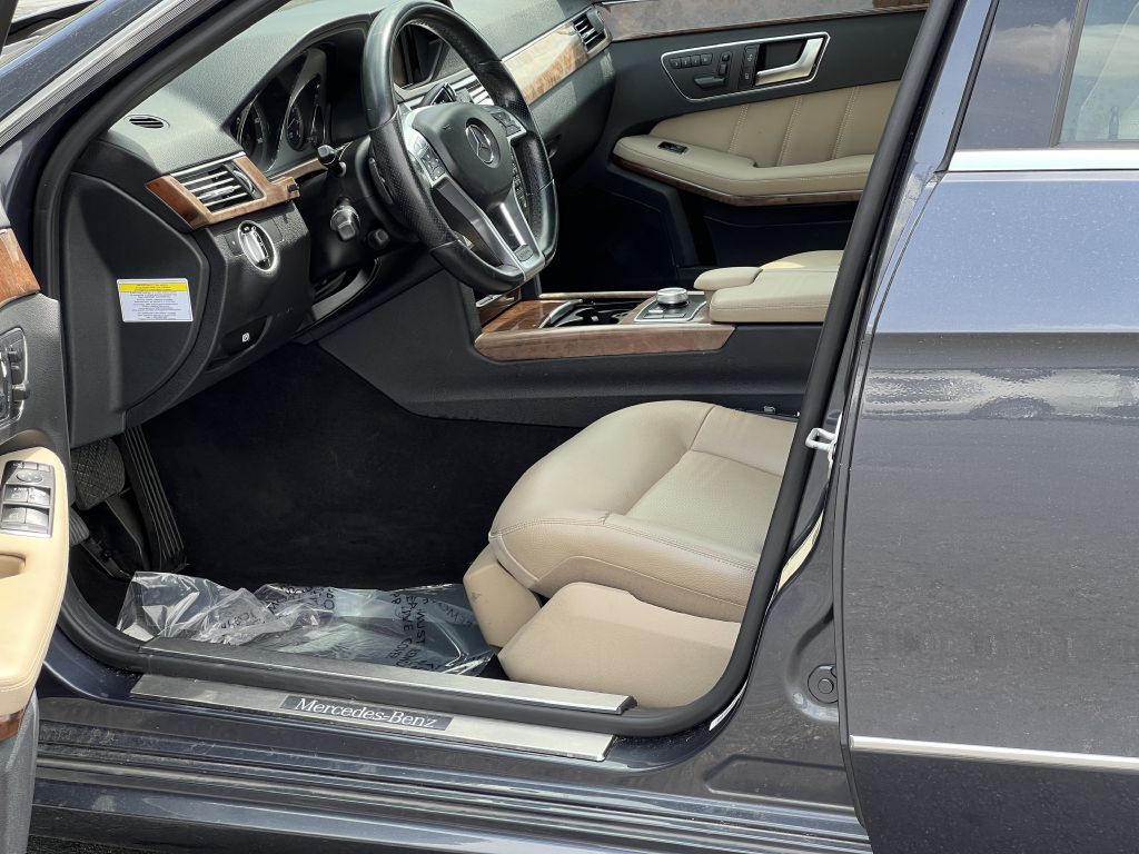 2012 Mercedes-Benz E-Class Image 22