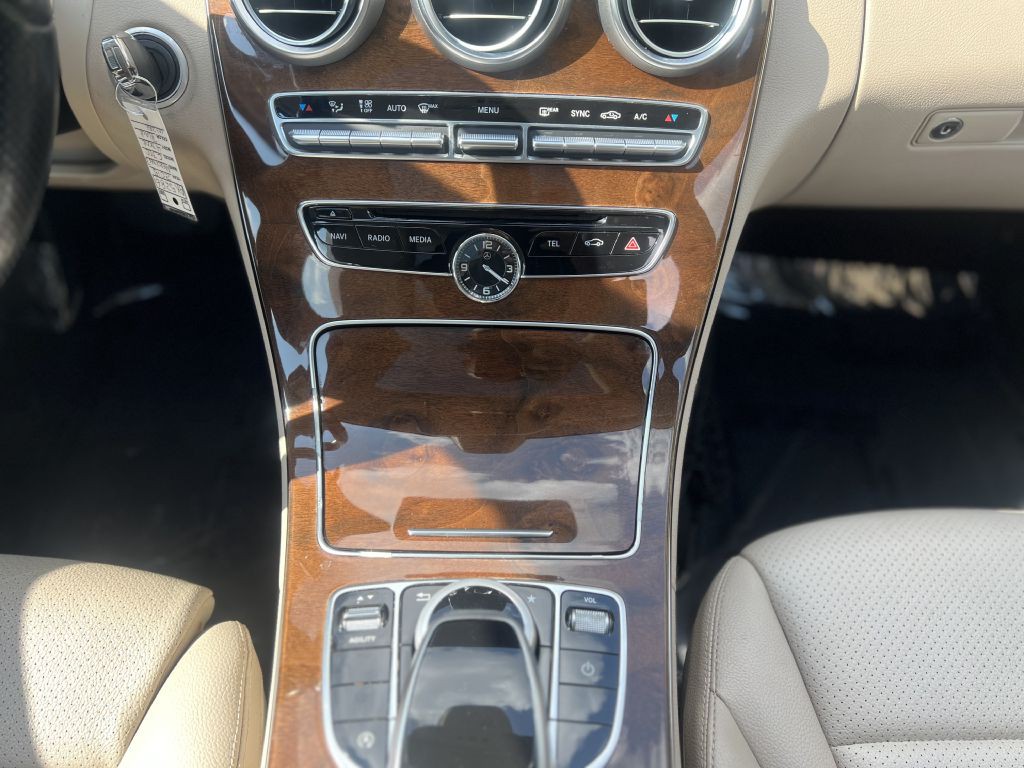 2015 Mercedes-Benz C-Class Image 14