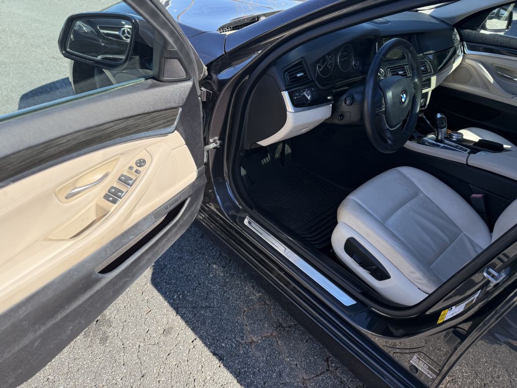 2014 BMW 5 Series Image 9