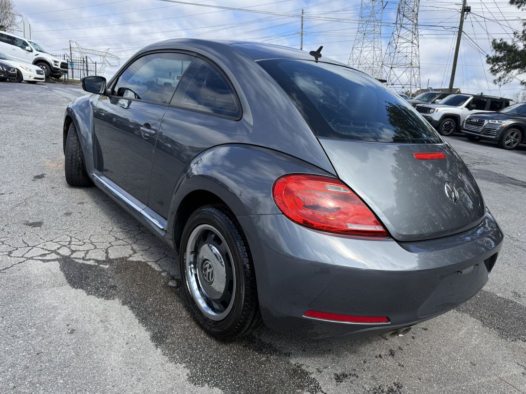 2012 Volkswagen Beetle Image 4
