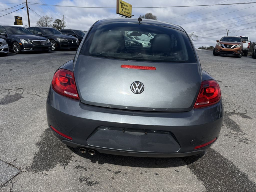 2012 Volkswagen Beetle Image 5