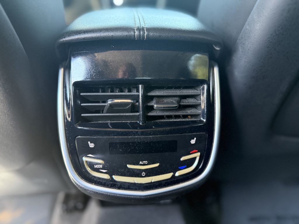 2015 Cadillac XTS Image 12