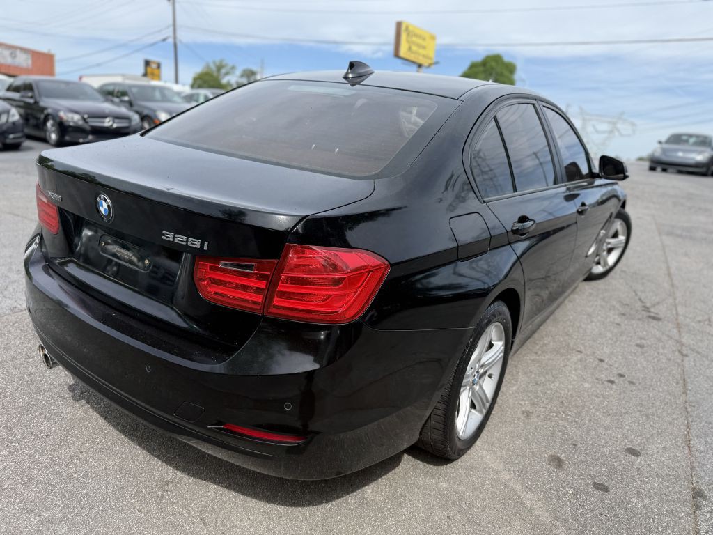 2013 BMW 3 Series Image 4