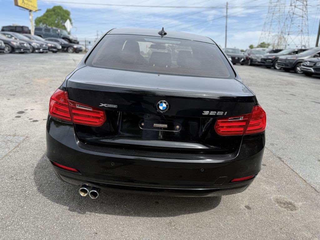2013 BMW 3 Series Image 5