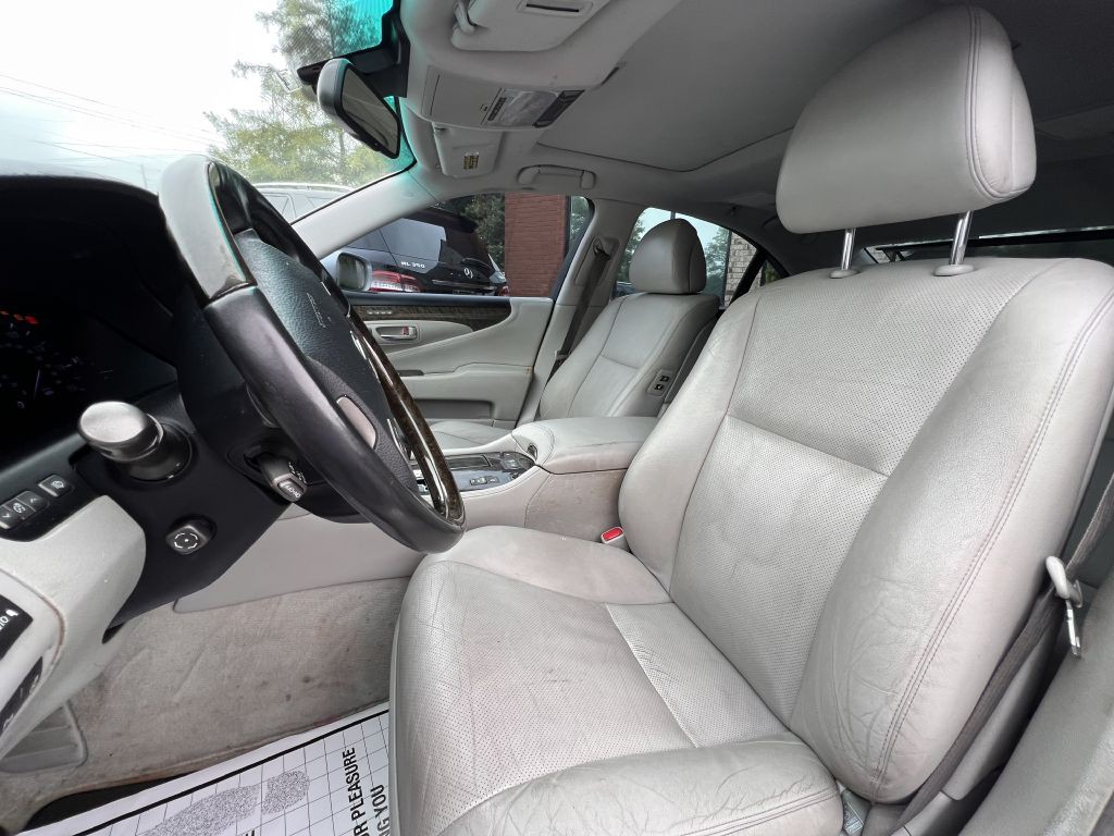 2009 Lexus LS Image 8