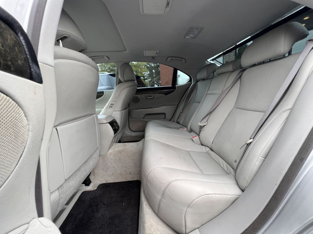 2009 Lexus LS Image 9
