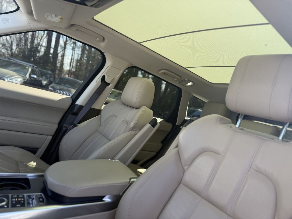 2017 Land Rover Range Rover Sport Image 17