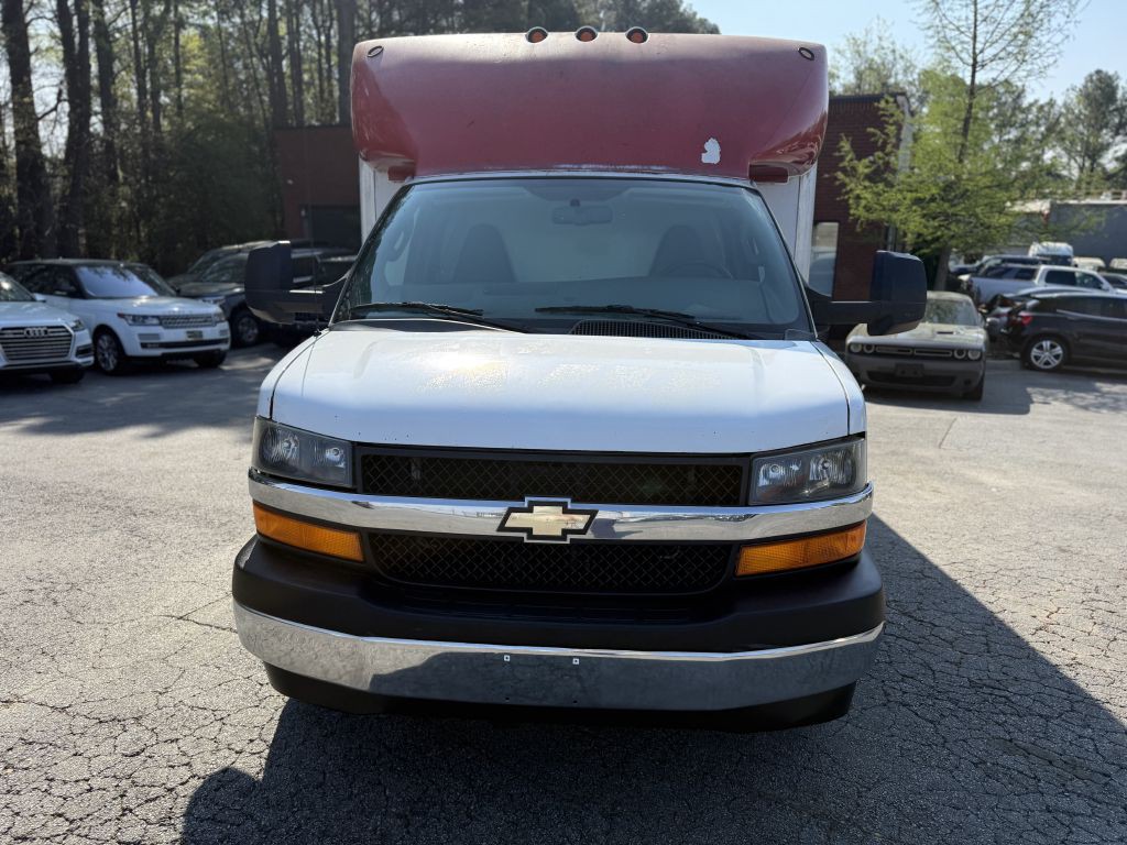 2017 Chevrolet Express Image 2