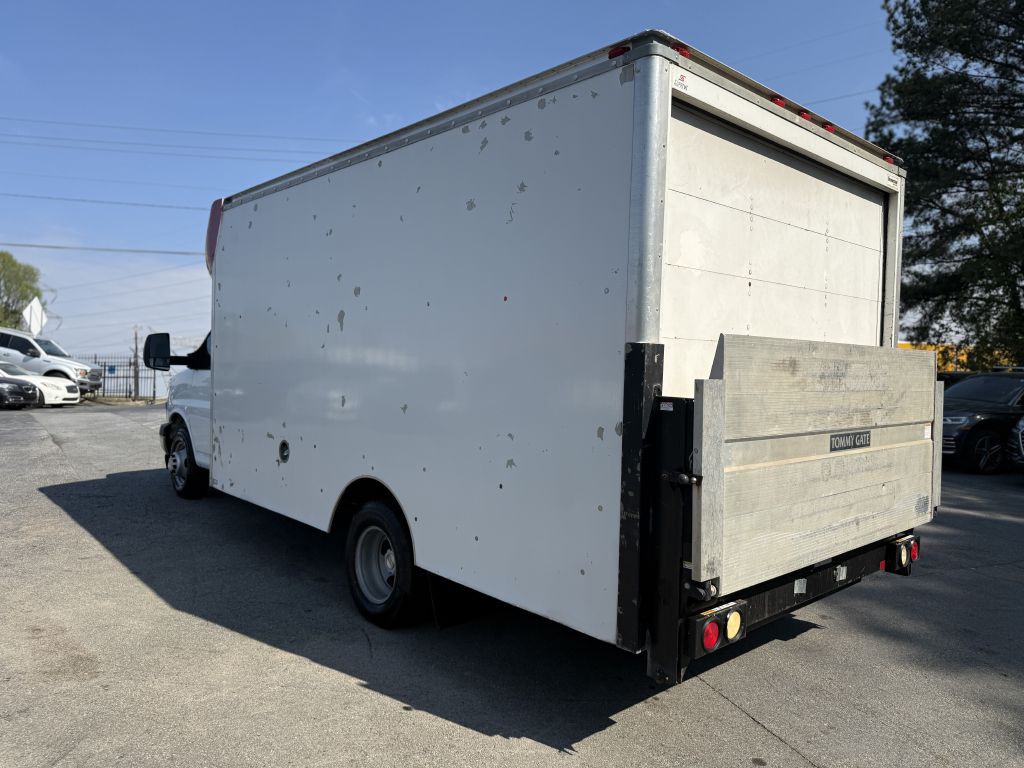 2017 Chevrolet Express Image 4