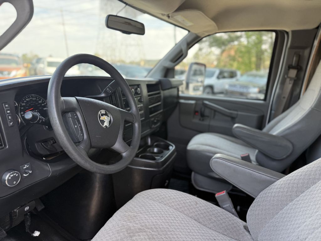 2017 Chevrolet Express Image 8