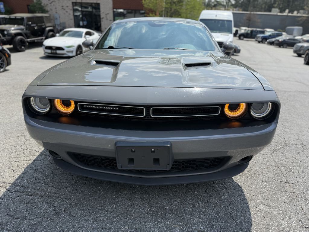 2018 Dodge Challenger Image 2