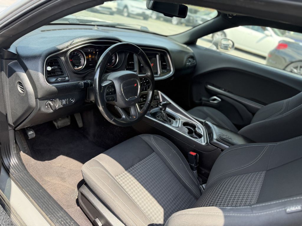 2018 Dodge Challenger Image 9