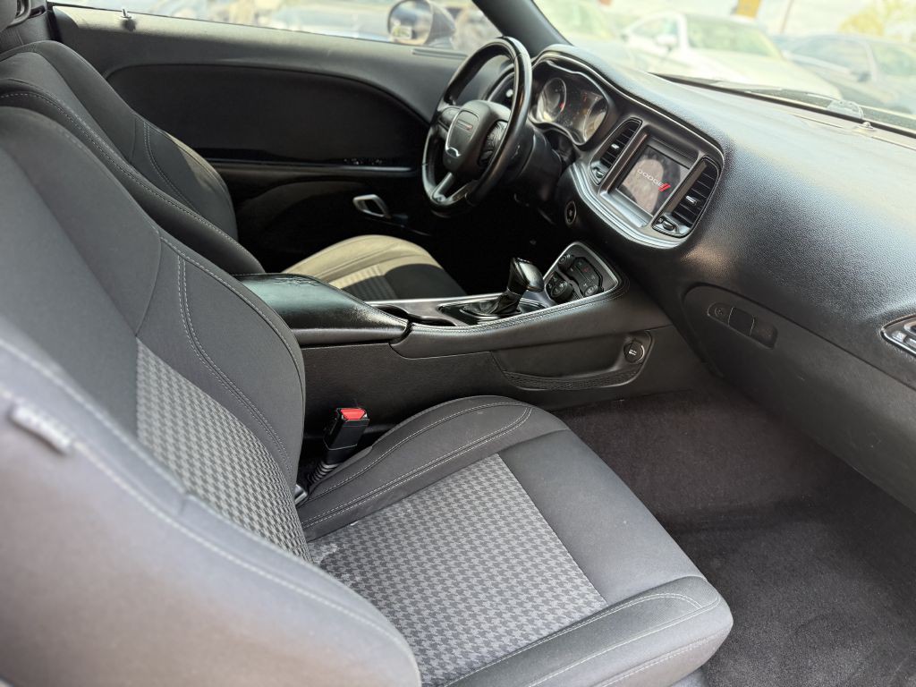 2018 Dodge Challenger Image 11