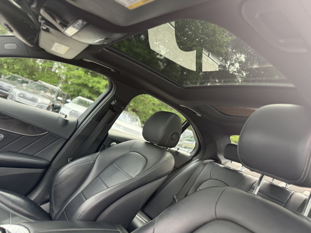 2015 Mercedes-Benz C-Class Image 17